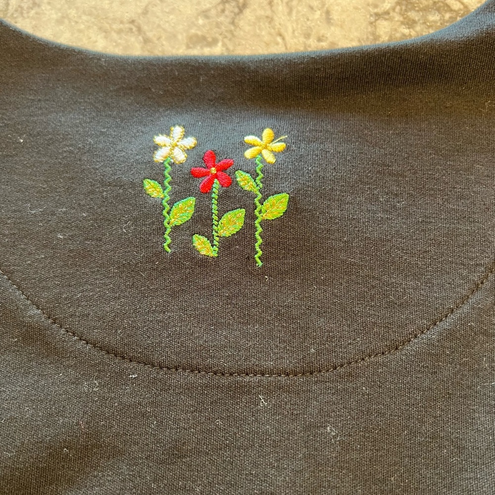 Breckenridge NWT Black Button Down Sweater with Flower Accents - Size LP - Picture 8 of 12